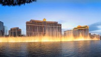 Foto: Air Mancur Bellagio di Las vegas, AS juga tak kalah keren. Dengan mesin yang mumpuni, dapat menembak air hingga setinggi gedung 24 lantai (Bellagio/CNN)