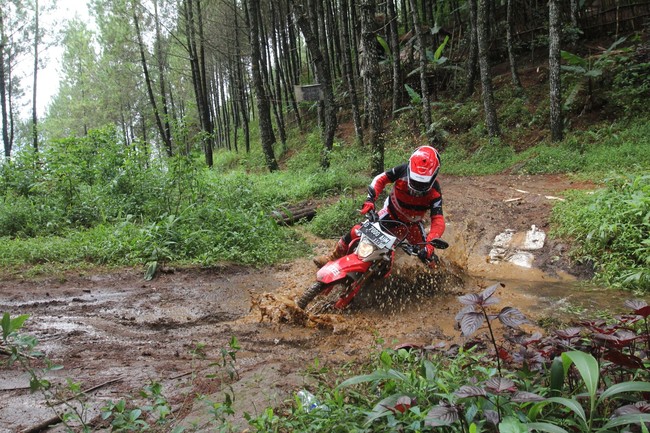 Taklukkan Bukit Moko, Honda CRF150L Jawaban Pencinta Motor Trail
