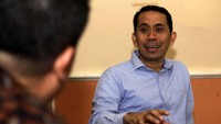 Kamrussamad  berbincang dengan staf Majelis Nasional KAHMI saat berkunjung ke KAHMI Center di Jakarta. Pool/KAHMI.