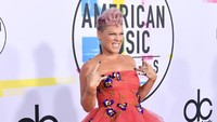 Yang terakhir adalah P!nk. Foto: Neilson Barnard/Getty Images
