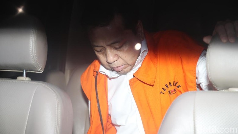 Novanto Tak Jelaskan Rinci Mobil Tabrak Tiang, Pengacara: Murni Kecelakaan Novanto Tak Jelaskan Rinci Mobil Tabrak Tiang, Pengacara: Murni Kecelakaan