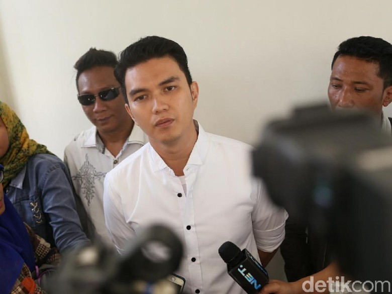 Kerja Lagi Setelah Idap Kanker, Aldi Taher Posesif ke Diri Sendiri Kerja Lagi Setelah Idap Kanker, Aldi Taher Posesif ke Diri Sendiri