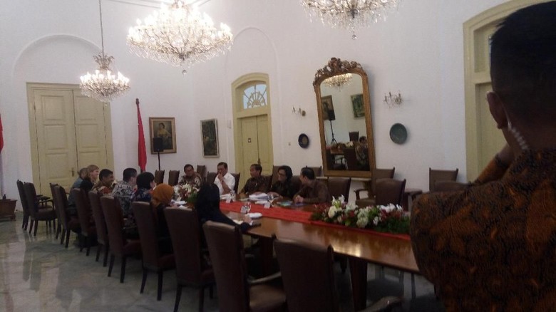 Jokowi Ditemui Perwakilan Bank Dunia di Istana Bogor Jokowi Ditemui Perwakilan Bank Dunia di Istana Bogor