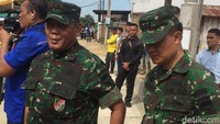 Pangdam Bukit Barisan Mayjen Cucu Somantri juga hadir. Foto: Jefris/detikcom