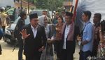 Karangan Bunga dan Tamu VIP di Pemberian Marga Kahiyang Siregar