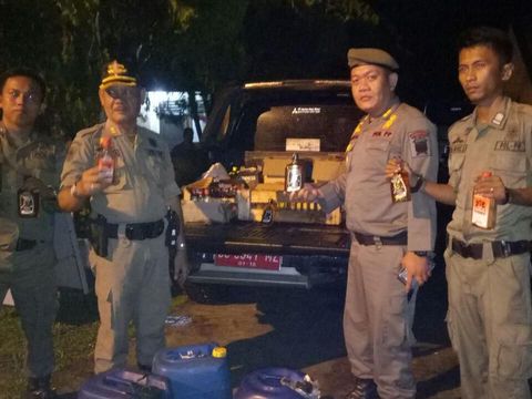 150 botol minuman keras yang terjaring razia Satpol PP Kota Palembang