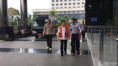 Diperiksa KPK, Tubuh Setya Novanto Mulus Lus Lus