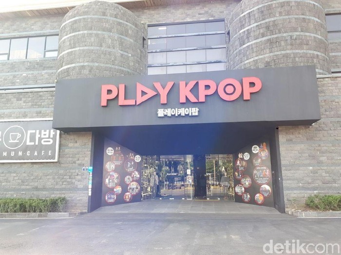 Begini Serunya Nonton Konser Hologram GDragon di 'Play KPOP' Jeju
