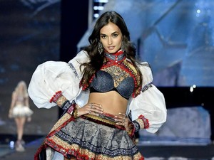 Pamer Tubuh Seksi di Catwalk, Ini Diet Para Model Victorias Secret 2017
