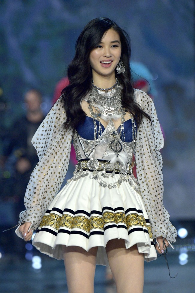 Estelle Chen di Fashion Show Victoria’s Secret 2017, Shanghai, China, Senin (20/11/2017) malam. Foto: Matt Winkelmeyer/Getty Images for Victorias Secret
