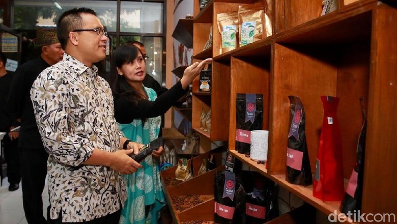 Bupati Anas Koneksikan UMKM Banyuwangi dengan Startup Fintech Bupati Anas Koneksikan UMKM Banyuwangi dengan Startup Fintech