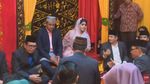 So Sweet! Saat Kahiyang dan Bobby Suap-suapan di Acara Adat