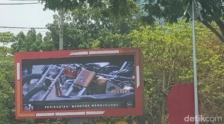 Reklame di Tapal Batas Surabaya Dipastikan Tak Berizin Reklame di Tapal Batas Surabaya Dipastikan Tak Berizin