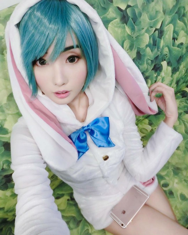 Alodia Gosiengfiao merupakan seorang cosplayer asal Filipina. Dia terampil mendesain kostum sehingga penampilannya mirip Barbie. Foto: Instagram