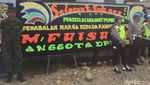 Karangan Bunga dan Tamu VIP di Pemberian Marga Kahiyang Siregar