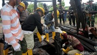 Selain melanggar hukum, kegiatan pengelolaan sumur minyak tanpa izin oleh masyarakat secara tradisional dan tidak menggunakan peralatan yang memenuhi standar teknis bisa membahayakan keselamatan jiwa dan menimbulkan pencemaran lingkungan.