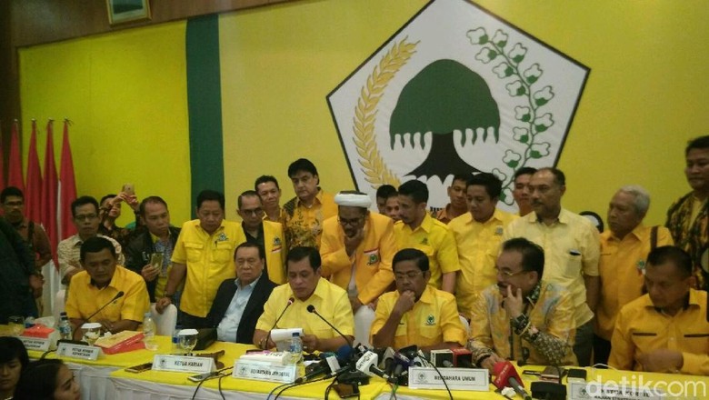 Ini Poin Hasil Pleno Golkar yang Pertimbangkan Suasana Batin Novanto Ini Poin Hasil Pleno Golkar yang Pertimbangkan Suasana Batin Novanto