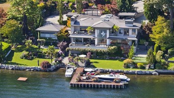 Ini adalah rumah utama Bill Gates, terletak di Medina, Washington. Jika sedang tidak ada acara, dia berada di sini bersama keluarganya. Harga rumah ini di tahun 2016 tercatat USD 124 juta. Foto: Istimewa/Businessinsider.sg