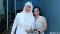 Sarita Abdul Mukti dan Shafa saat ditemui di Studio Trans TV, Kapten Tendean, Jakarta Selatan pada Senin (20/11). Pool/Noel/detikFoto.
