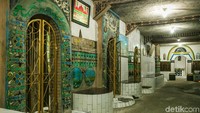 Saat ini masjid pintu seribu sedang dalam proses renovasi.