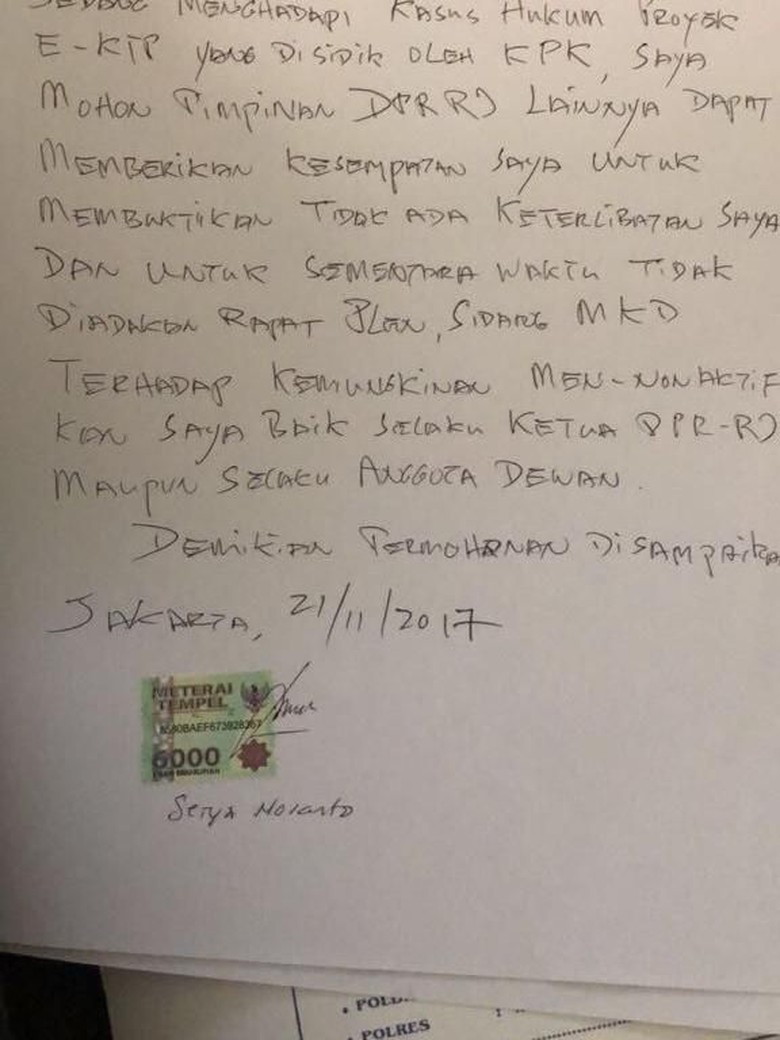 Novanto Tulis Surat Tak Mau Dicopot dari Ketum Golkar dan Ketua DPR Novanto Tulis Surat Tak Mau Dicopot dari Ketum Golkar dan Ketua DPR