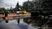 Pengelolaan sumur minyak tanpa memiliki kontrak di lahan milik negara merupakan tindakan melanggar hukum yang pelakunya bisa diseret dengan pasal 52 UU Nomor 22 Tahun 2001 tentang Minyak dan Gas Bumi yang ancaman hukumannya adalah penjara enam tahun dan sanksi berupa denda Rp60 miliar.