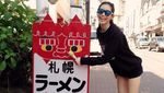 Foto: Intip Liburan Si Cantik Ming Xi, Model Victorias Secret
