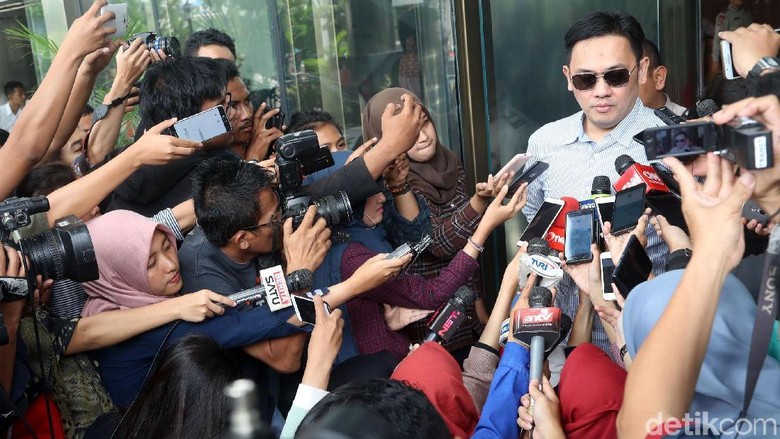 Dianggap Gerindra Main Isu SARA, Farhat Abbas: Laporin Saja! Dianggap Gerindra Main Isu SARA, Farhat Abbas: Laporin Saja!