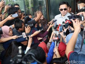 Dianggap Gerindra Main Isu SARA, Farhat Abbas: Laporin Saja!