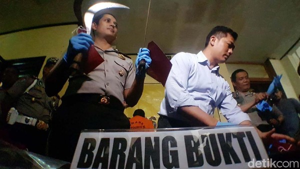 Belasan Pelaku Kejahatan Bersenjata Tajam Dibekuk