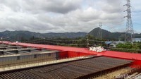 Jembatan Holtekamp mulai dibangun pada Mei 2015. Proyek ini dijadwalkan selesai pengerjaannya September 2018 atau lebih cepat dari yang direncanakam semula yakni 2019.