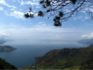 Yuk, Tonton Film Sambil Kemah di Pinggir Danau Toba