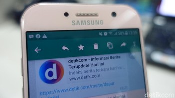 8. Membaca: Artikel yang meraup 55,30%, menandakan bahwa pengguna internet Indonesia sering membaca secara online. Foto: detikINET/Josina