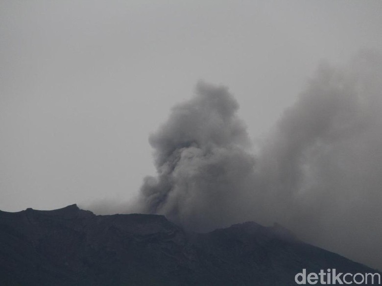 Gunung Agung Erupsi, Masyarakat Diimbau Tetap Tenang Gunung Agung Erupsi, Masyarakat Diimbau Tetap Tenang