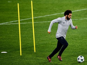 Salah Tak Terlihat di Latihan Liverpool... karena Kelewat Cepat