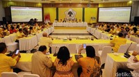 Jika nantinya rapat pleno memutuskan untuk Munaslub, maka diperkirakan akan dilaksanakan pada Desember mendatang. Hal ini untuk mengantisipasi pendaftaran pilkada pada Januari 2018 mendatang.