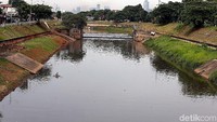 Tidak ada lagi tumpukan sampah di pinggir KBT.