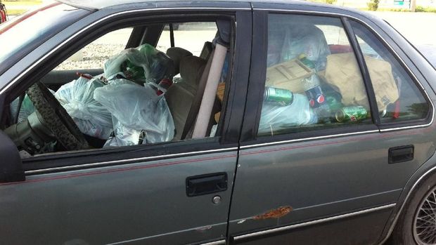 Ih Jorok, Mobil-mobil Dipenuhi Sampah
