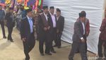 Karangan Bunga dan Tamu VIP di Pemberian Marga Kahiyang Siregar