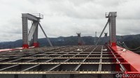 Jembatan sepanjang 732 meter itu sangat penting bagi masyarakat Jayapura. Dengan adanya jembatan ini waktu tempuh antar distrik bisa dipangkas.