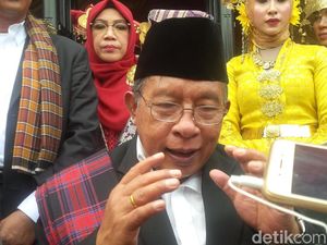 Tak Utang Tapi Pembangunan Infrastruktur Lambat, Darmin: Pilih Mana?