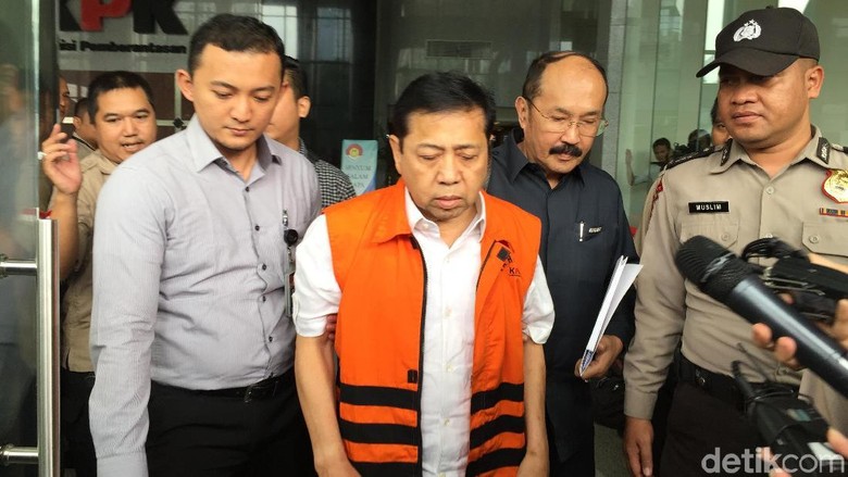 Pengacara: Novanto Tidur Terus, Ditanya Penyidik KPK Juga Tidur Pengacara: Novanto Tidur Terus, Ditanya Penyidik KPK Juga Tidur