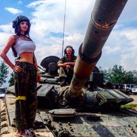 Lulusan Far Eastern Federal University jurusan jurnalistik tersebut pernah viral karena foto-fotonya memegang senjata. Namun tampaknya kini Rossiyana lebih fokus bekerja terlebih negaranya sedang sibuk menginvasi Ukraina sehingga jarang terlihat di media sosial.Foto: Instagram