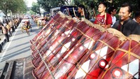 Alunan alat musik mengiringi proses simulasi kirab.