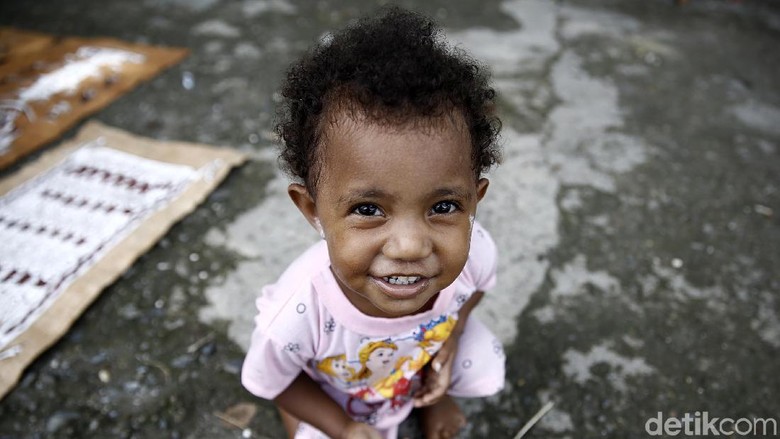  Keceriaan Anak anak Desa Asei di Papua