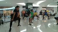 Workout Embassy memiliki jadwal latihan tiga kali dalam seminggu, yaitu hari Senin dan Rabu di FX Sudirman, dan Kamis di Plaza Semangi pada pukul 19.30. Foto: Widiya Wiyanti/detikHealth