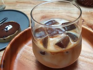 Ini Cara Praktis Bikin Es Kopi Susu Gaya Jepang