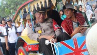 Gladi bersih kirab resepsi Kahiyang Ayu-Bobby Nasution digelar di Medan, Sumatera Utara (Sumut). Sejumlah delman disiapkan dalam gladi itu.