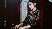 Kiki juga menegaskan uang bukan jadi hal utama, karena ia bisa mencarinya. (Dok. Instagram/kikiamaliaworld)