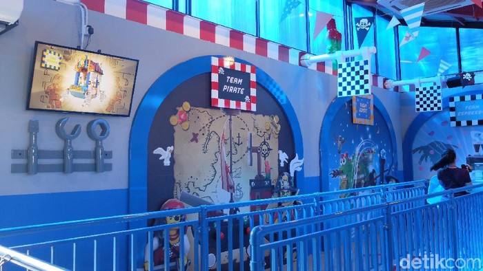 Naik Roller Coaster VR Pertama Dunia